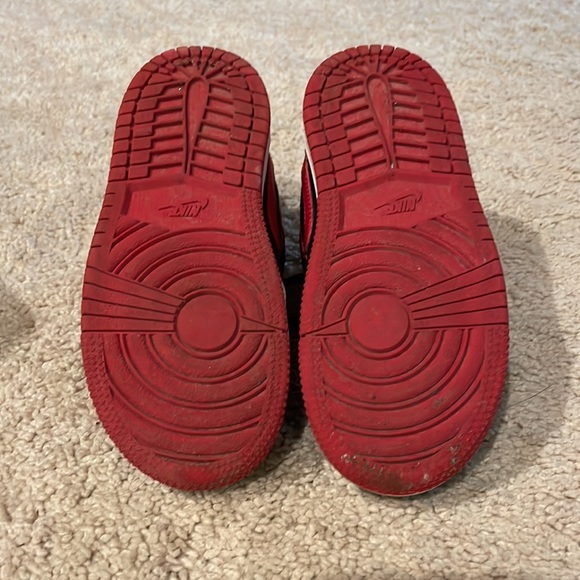 Jordan 1 Mid - Picture 2 of 5